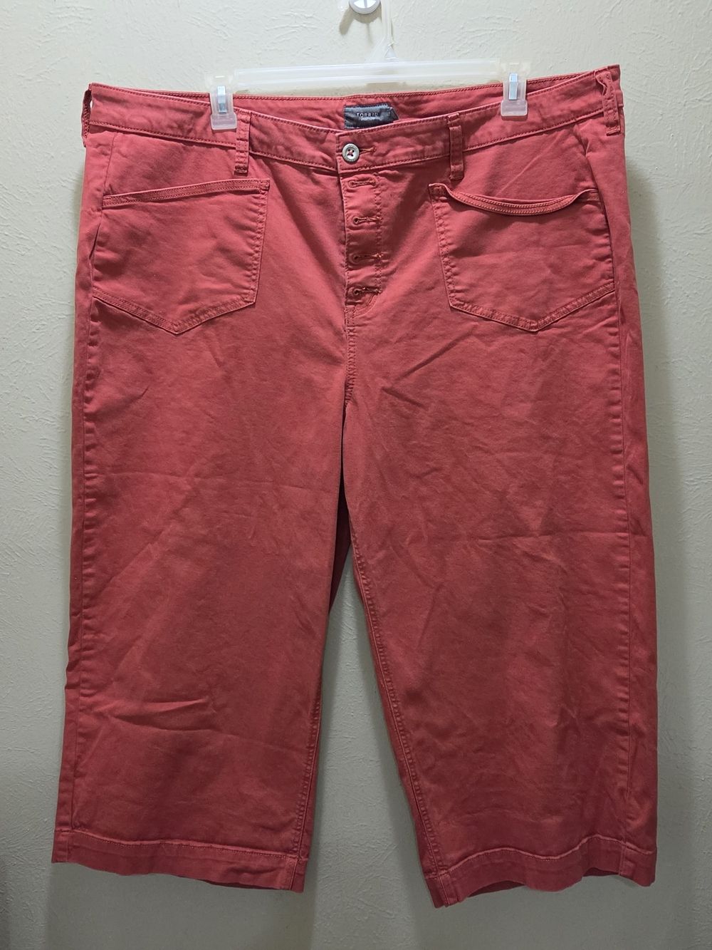 Torrid Size 24 Crop Capri Pants Rust Red Button Fly Stretch Plus Size